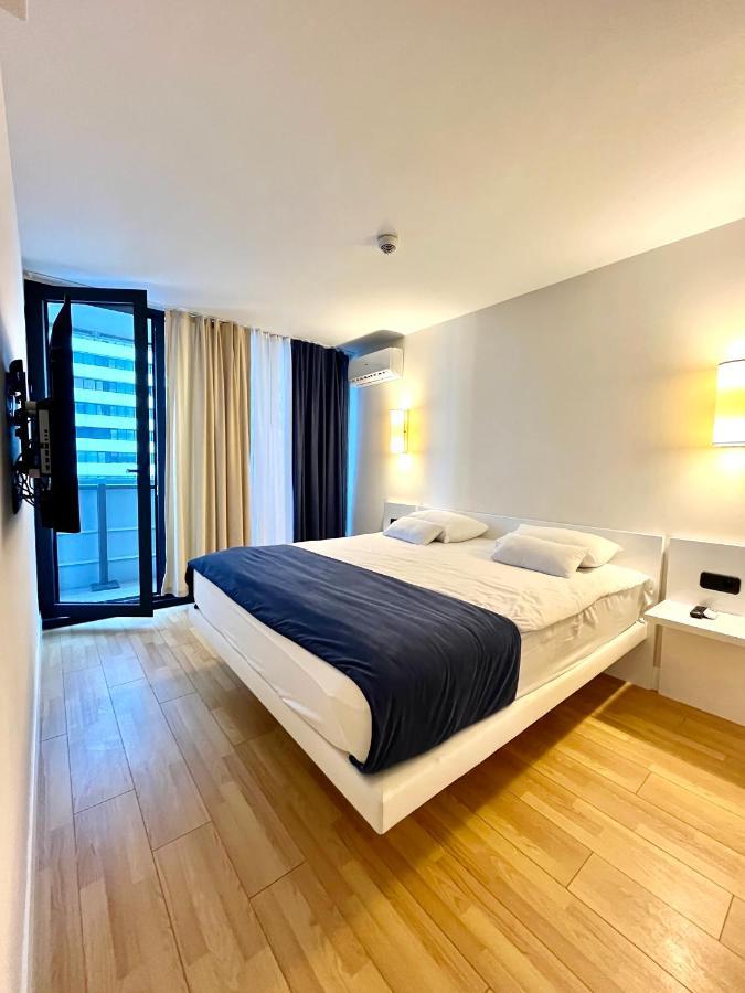 Orbi City Suite With Sea View Batoemi Buitenkant foto