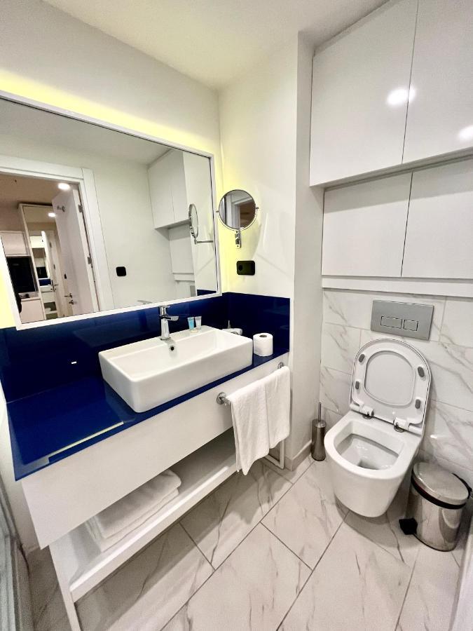 Orbi City Suite With Sea View Batoemi Buitenkant foto