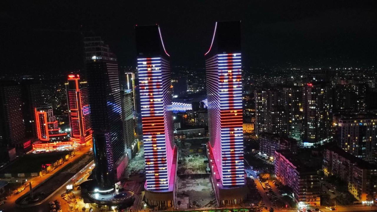 Orbi City Suite With Sea View Batoemi Buitenkant foto
