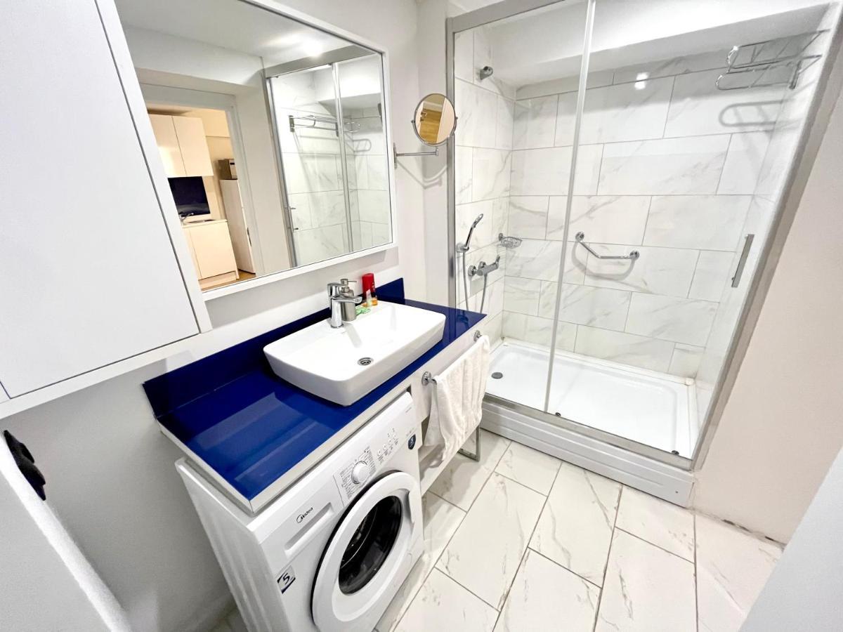Orbi City Suite With Sea View Batoemi Buitenkant foto