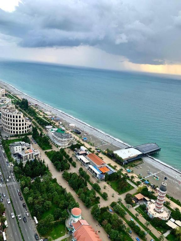 Orbi City Suite With Sea View Batoemi Buitenkant foto