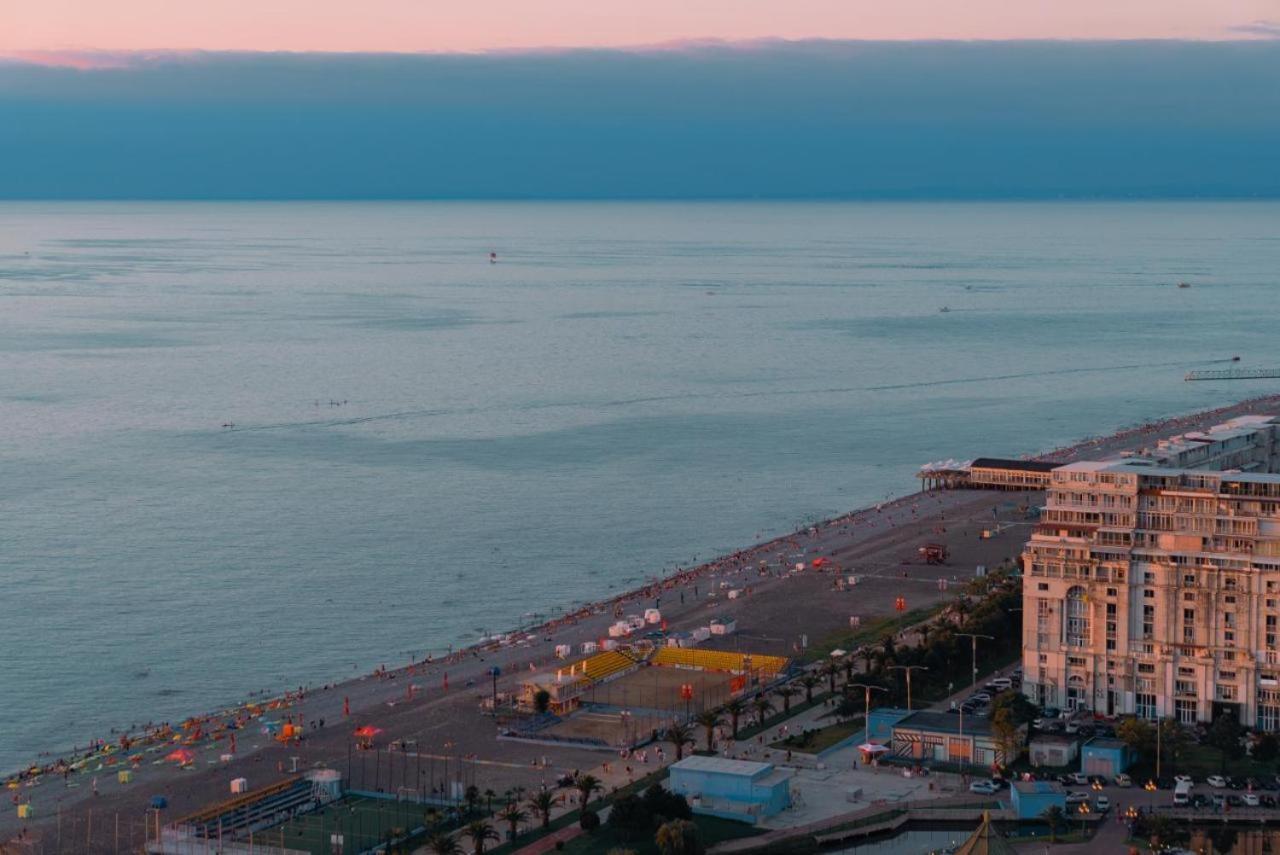 Orbi City Suite With Sea View Batoemi Buitenkant foto