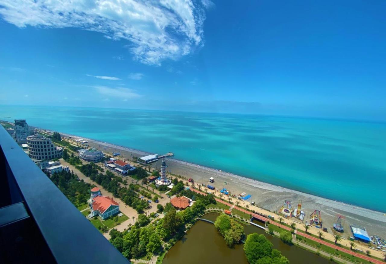 Orbi City Suite With Sea View Batoemi Buitenkant foto