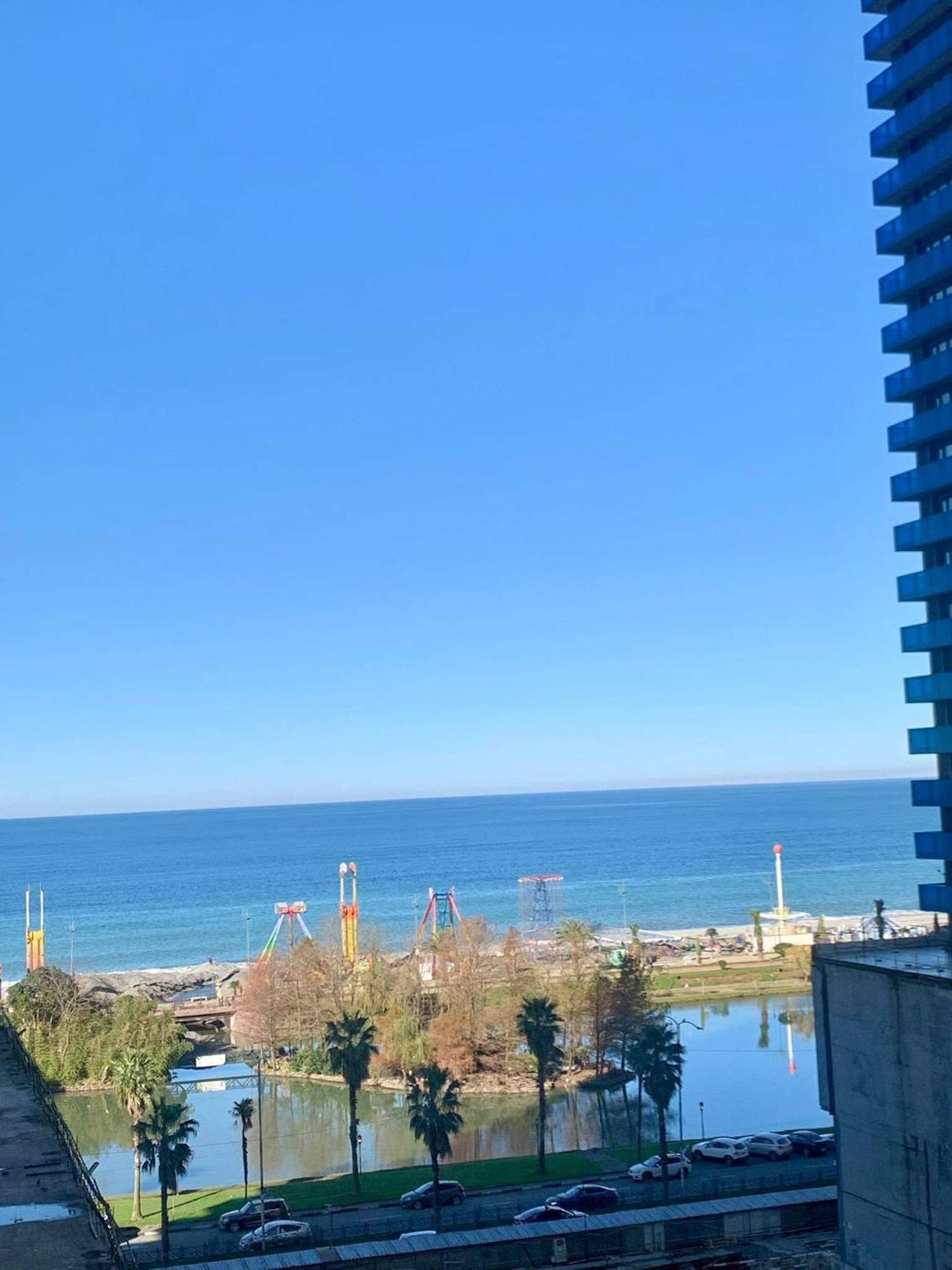 Orbi City Suite With Sea View Batoemi Buitenkant foto