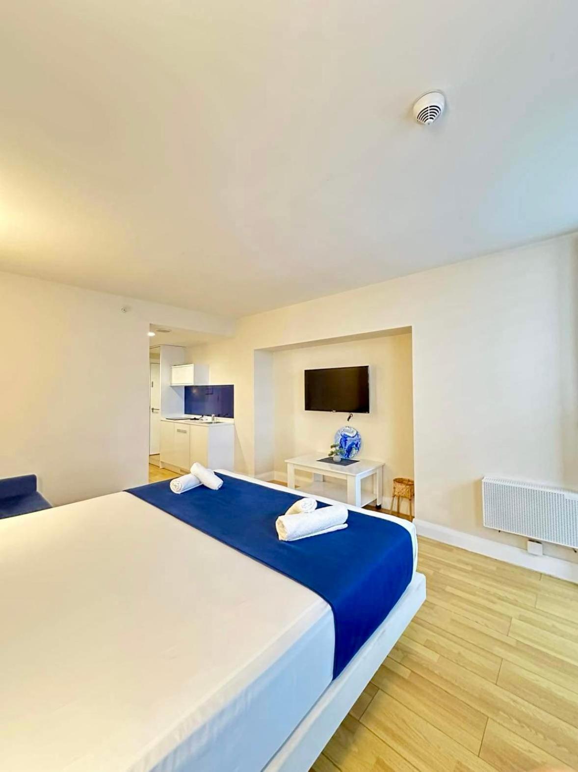 Orbi City Suite With Sea View Batoemi Buitenkant foto