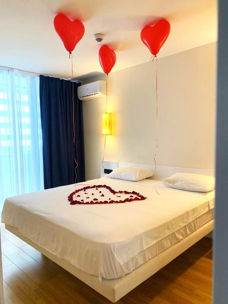 Orbi City Suite With Sea View Batoemi Buitenkant foto